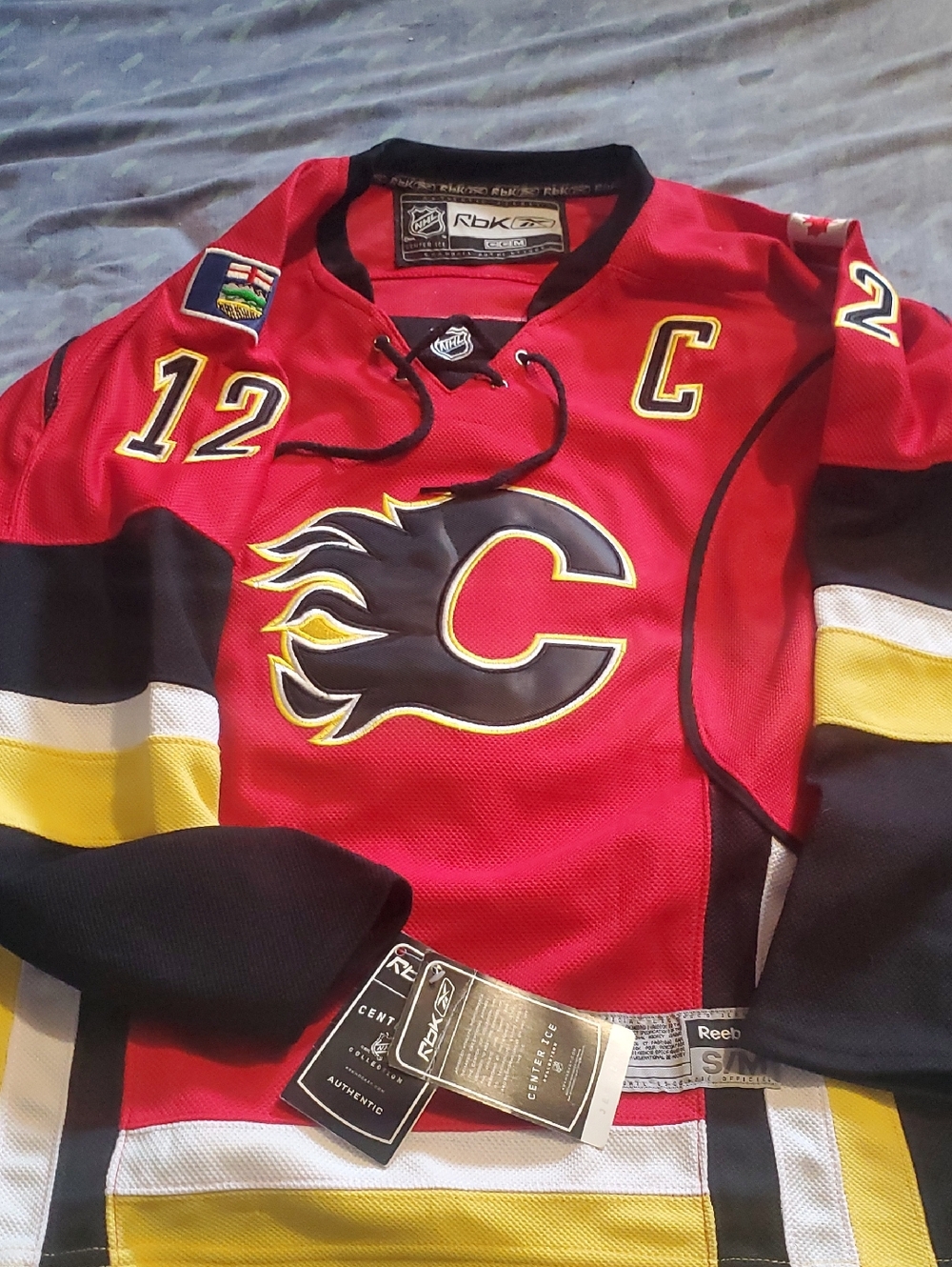 NHL Calgary Flames RBK Jersey..🏒